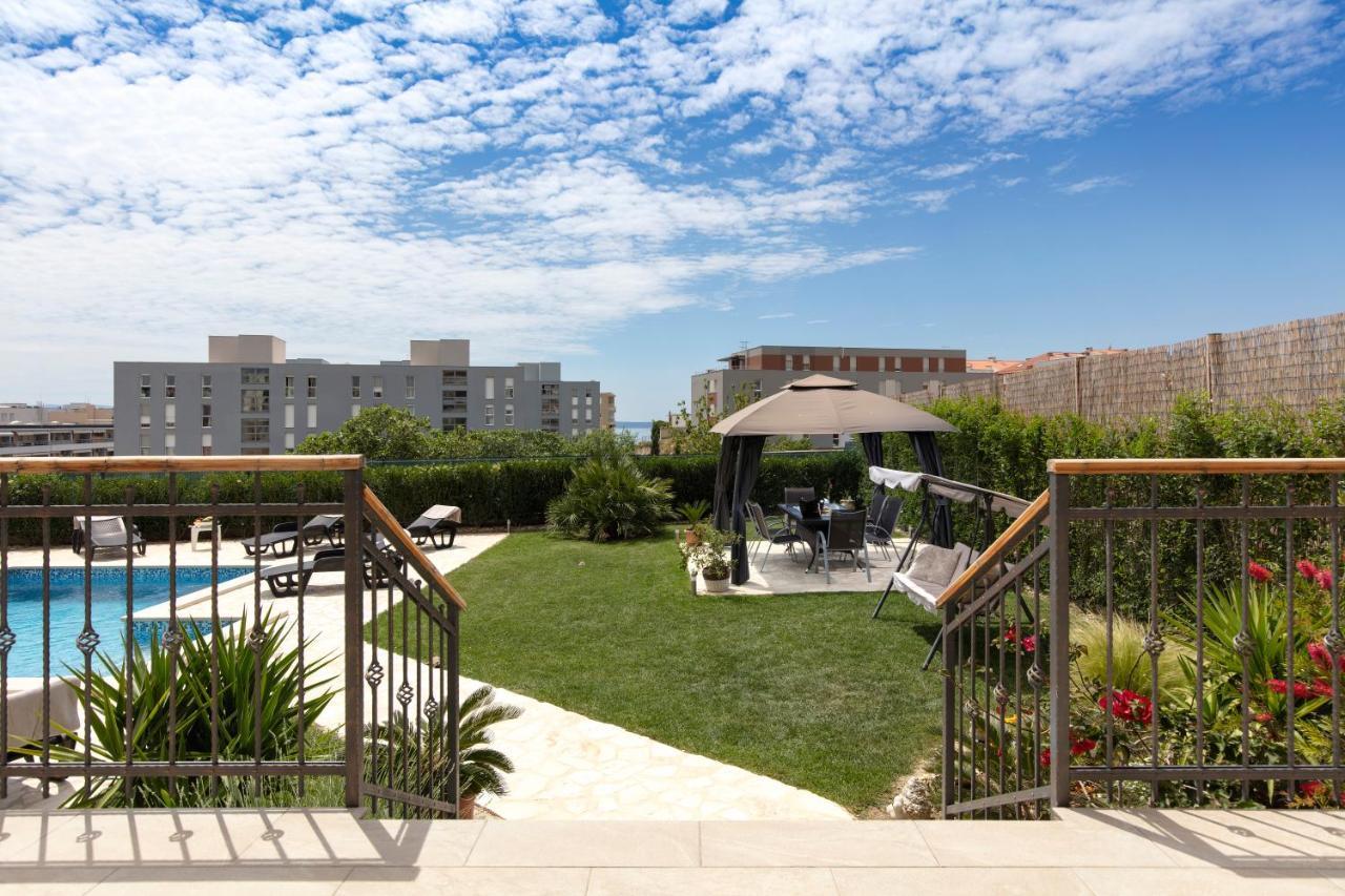 Sunny Garden Apartment Split Exterior photo